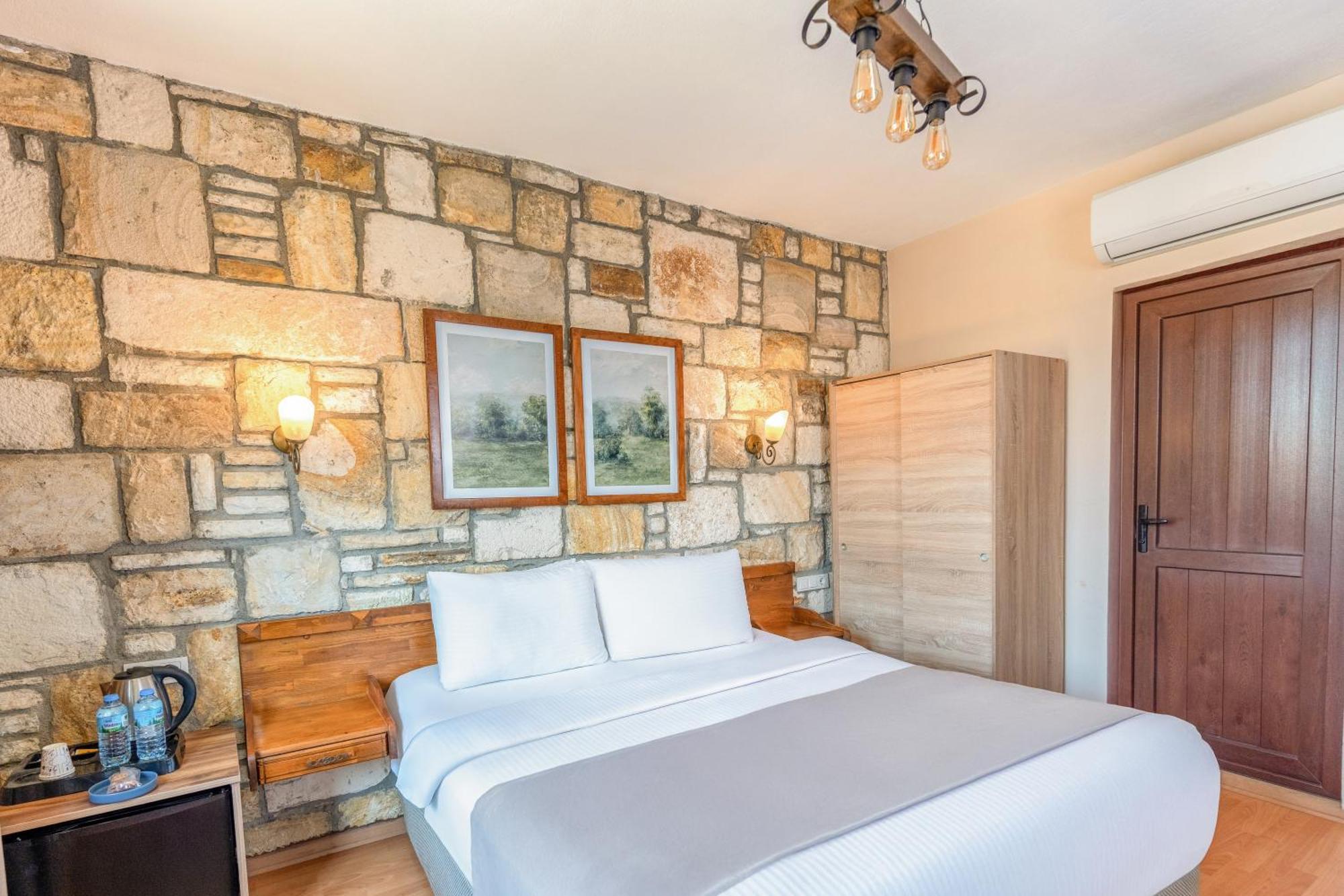 Kozbeyli Konagi Hotel Yenifoca Eksteriør billede